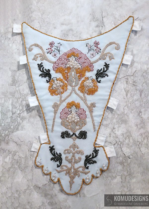 18th century stomacher beadwork embroidery / 1700tal bröstlapp pärlbroderi